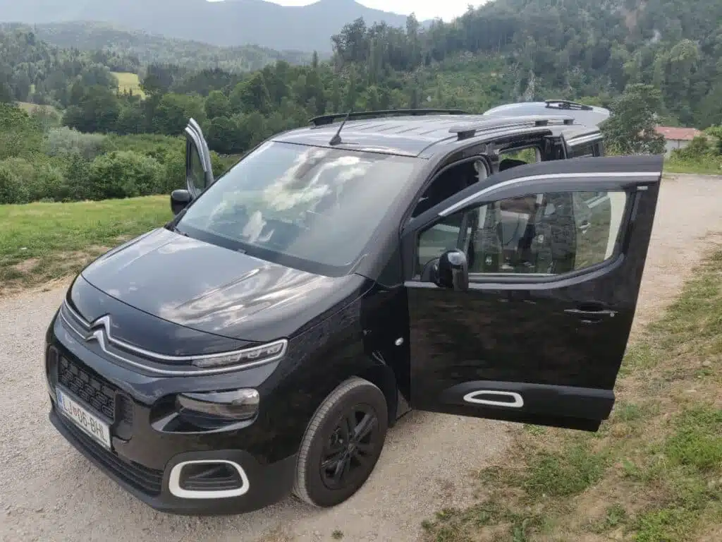 New Citroen Berlingo XL, air-condition, parking heater and summer ventilation wit AC,… We offer private day trips.