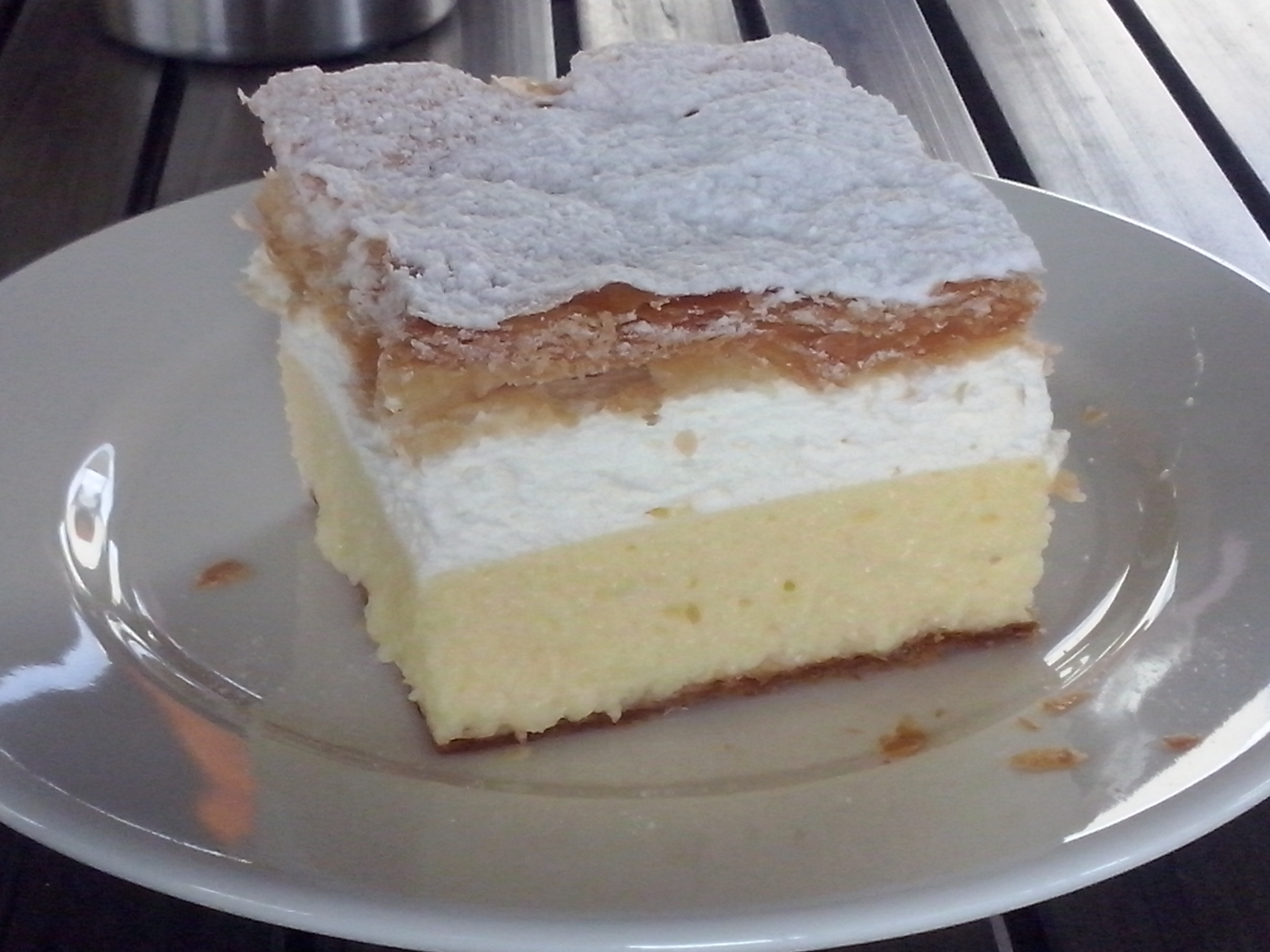 Bled national cake kremšnita